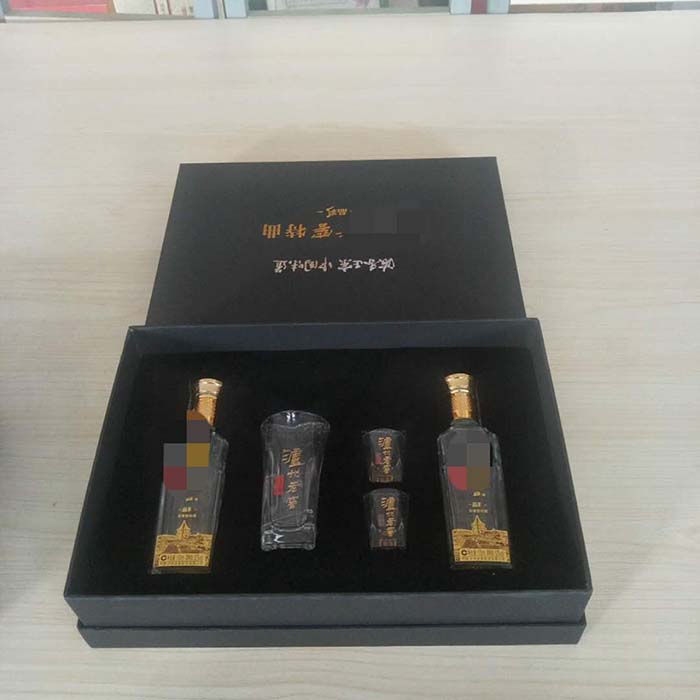 小瓶裝白酒精裱盒含手提袋珍珠棉